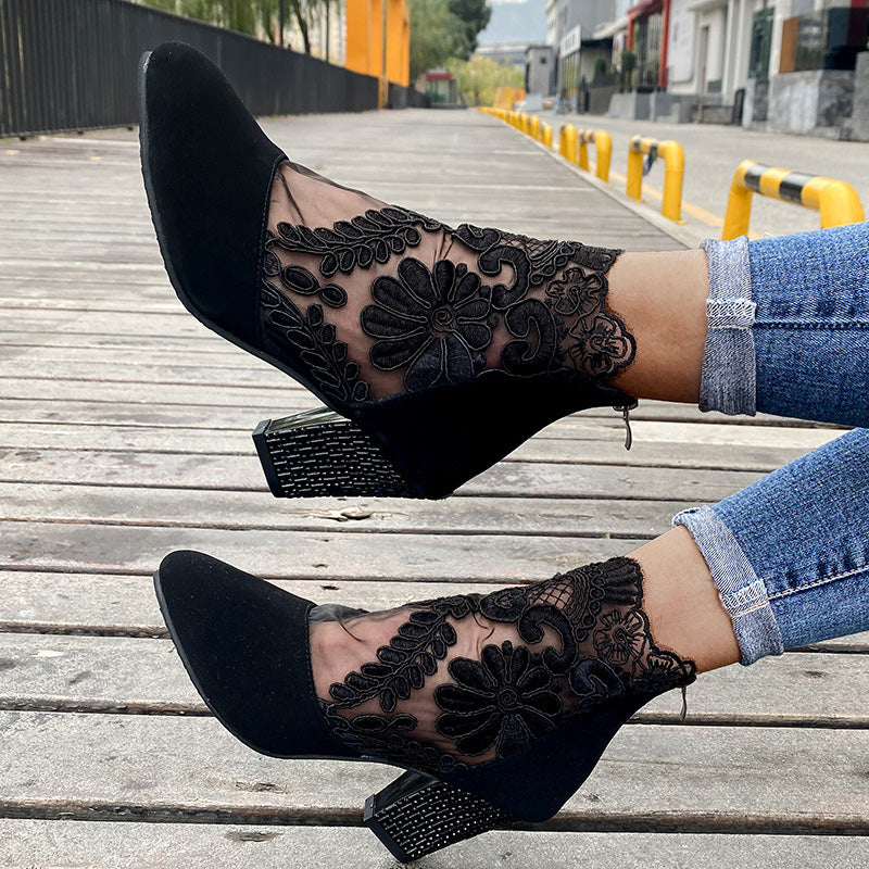 Georgette – Heels with Floral Lace