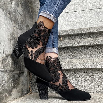 Georgette – Heels with Floral Lace