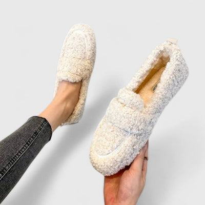 Rafaëlle – Warm slippers with an elegant design