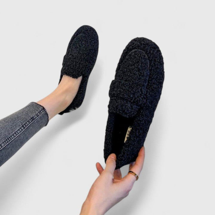 Rafaëlle – Warm slippers with an elegant design