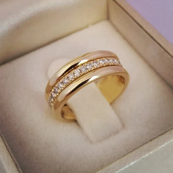 Sarah - Vintage Zirconia Bezel Set Ring