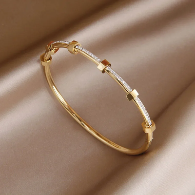 Lys Golden Bracelet