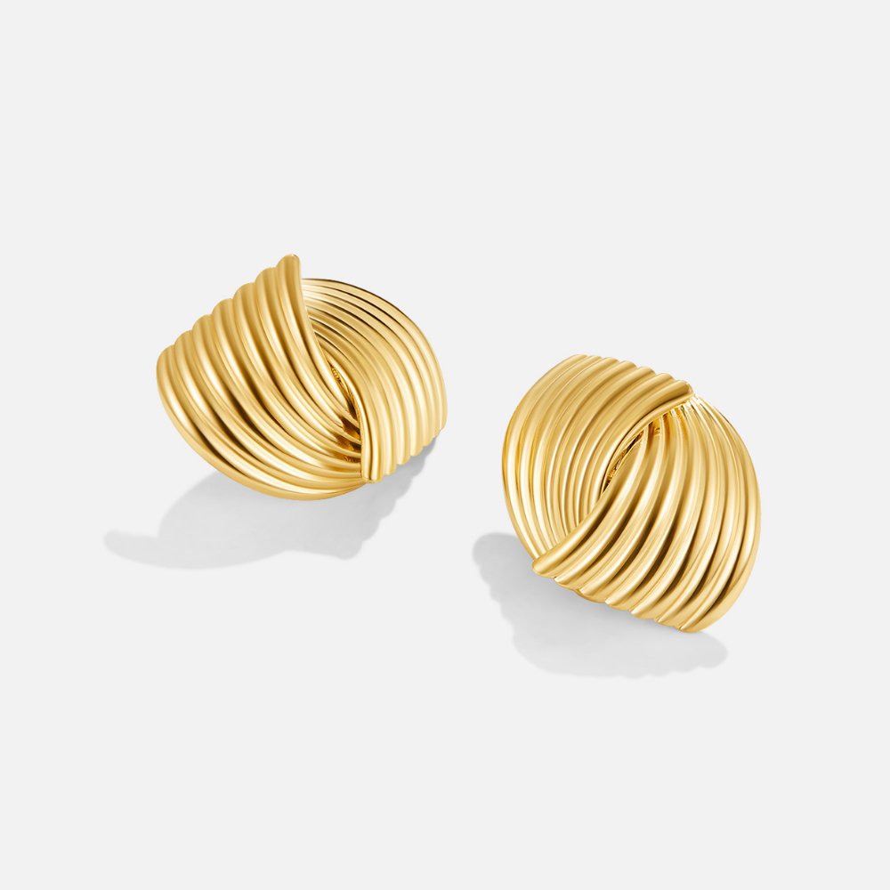 Vanna Luxe Golden Earrings