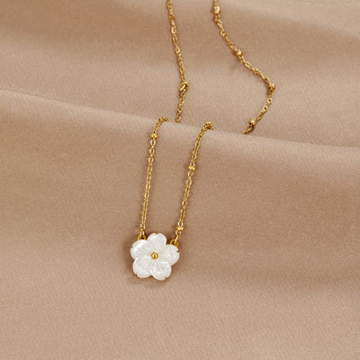White Flower Necklace